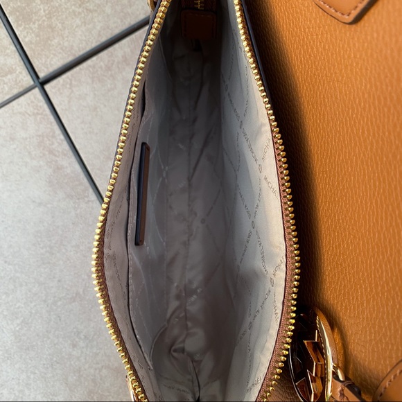 NWT Michael Kors Kimberly Large 3 in 1 Tote - Picture 4 of 6